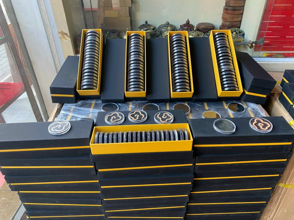 hộp đựng trầm hương vân mây