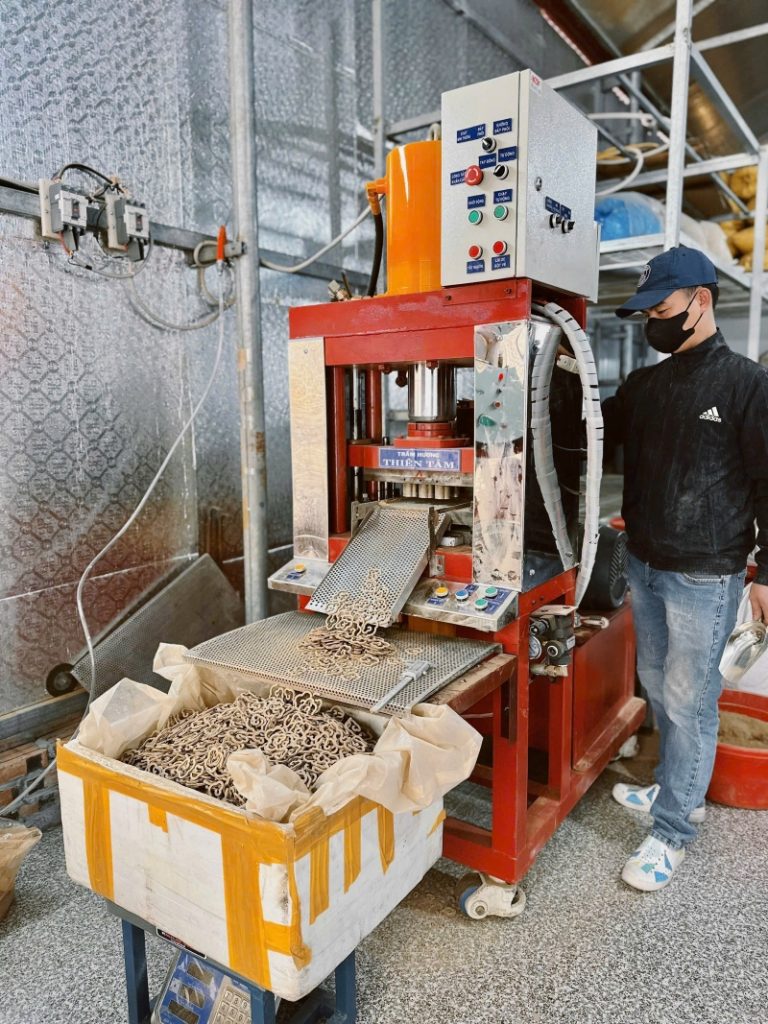 chuyên nhận gia công trầm hương vân mây các loại